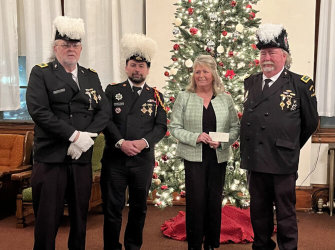 Sir Knights donate to New Love Center